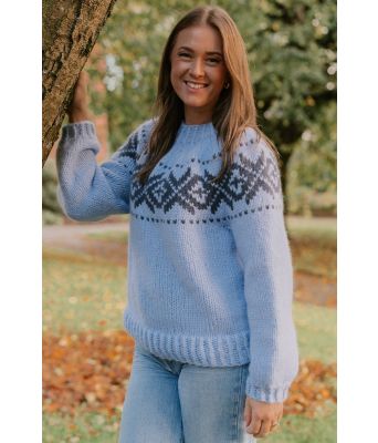 Chunky fanagenser i lyseblå/jeansblå - Strikkia 2021-036-320327