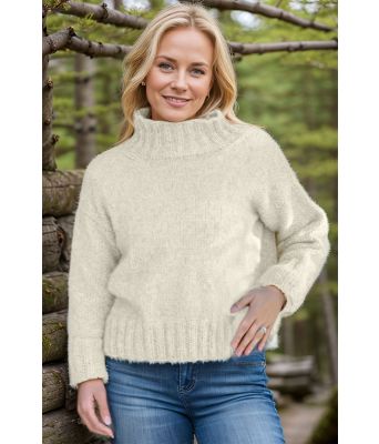 Warm whispers i naturhvit - Strikkia 2025-010-302