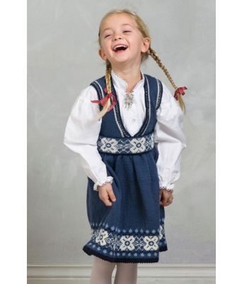 Astrid strikket bunad til jente i blåtoner - Viking 1603-07