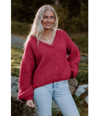 Charlottes røde chunky mohair genser - Strikkia 2021-027