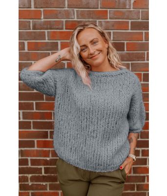 Claudias lysegrå chunky mohair genser - Strikkia 2021-025D