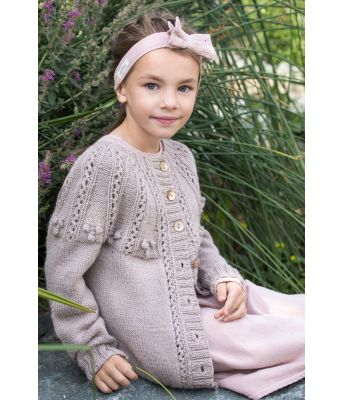 Alma strikket jakke med rundfelling og hullstrikk til barn - DSA 62-01