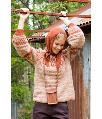 Sofie strikkegenser med hodeskjerf / skaut - DSA 80-07