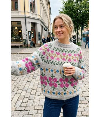 Grå storblom med rosa og cognac mønster - Schonhowd strikk