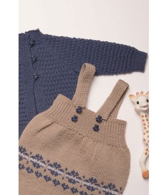 Helle strikket jakke og kortbukse til baby - Viking 1802-07