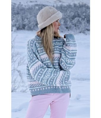 Lyseblå Hanami genser i Pus - Ingrid Raadim IR02-28A