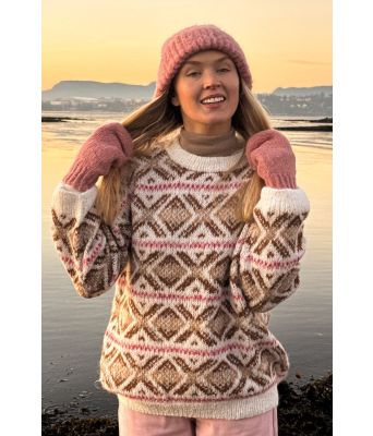 Ingrids hvite Cortinagenser med brunt og rosa mønster - Ingrid Raadim IR-04-02-702