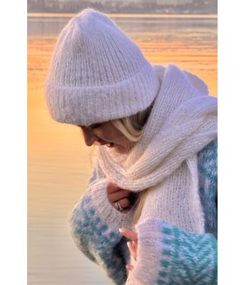 Hvit Frost lue - Ingrid Raadim IR-05-01A