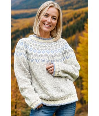 Lysegrå riddarigenser med skyblått mønster - LL0054B