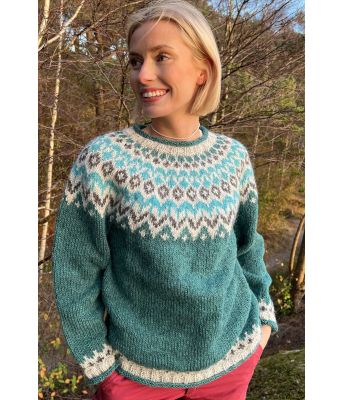 Lagunegrønn riddarigenser med grått og turkis mønster - LL0076