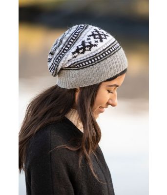 Nora strikket lue til dame - Viking 2001-08A