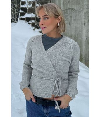 Grå Hvitveis omslagsjakke - Øyunn Krogh OK 06-12