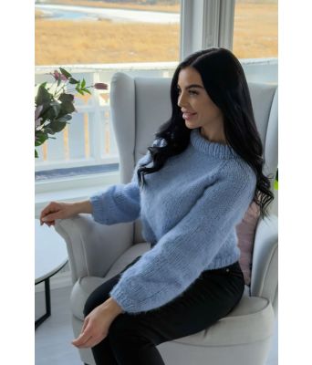 Stinas mamma genser i blå - Stina Bakken SB0023-320