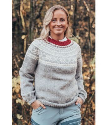 Hannagenseren klassisk strikkegenser med norsk mønster - Strikkia 2020-028