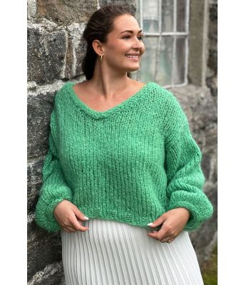 Charlottes eplegrønne chunky mohairgenser - Strikkia 2021-027-VGM534