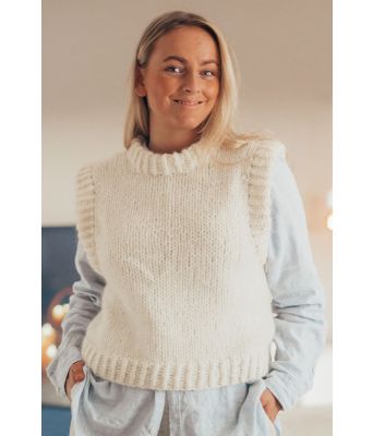 Veronicas weekendvest - Strikkia 2021-03