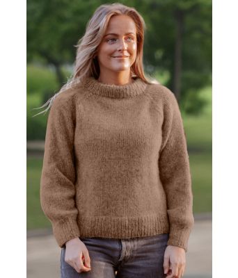 Lysebrun Cozy everyday sweater - Strikkia 2022-002-309