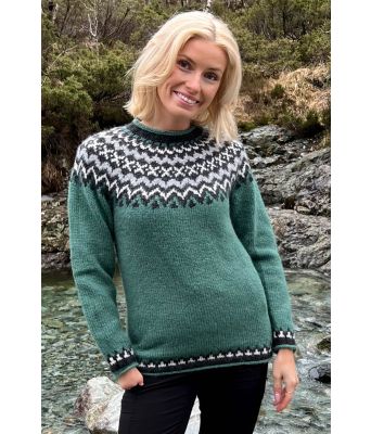 Jadegrønn islandurgenser - Strikkia 2022-006B