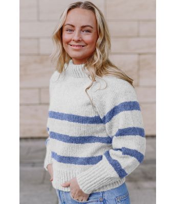 Hvit Bordeaux sweater med blå striper - Strikkia 2023-001 300-323