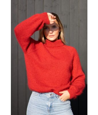 Sofiegenseren i rødt - Strikkia 2024-026-550350