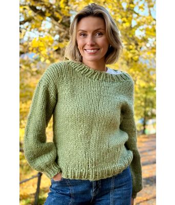 Mosegrønn Scarlett sweater - Strikkia 2024-041-334B