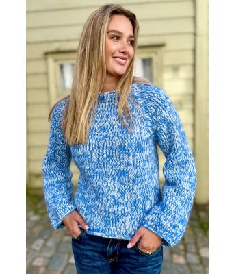 Easy peasy melert genser i blå - Strikkia 2024-042C