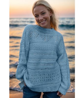 Whispering breeze genser i lys jeansblå - Strikkia 2024-044-326