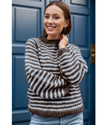 Lys Blå Slender stripes sweater - Strikkia 2024-045-320308
