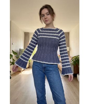 Alpaca bliss genser i jeansblå - Strikkia 2024-057-327300