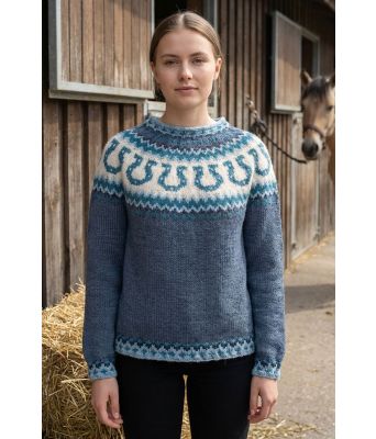 Jeansblå hesteskogenser - Strikkia 2024-058-327