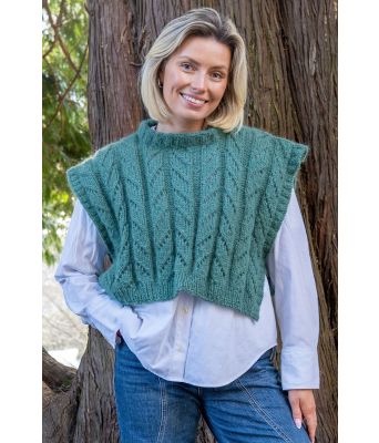 Snuggle me slipover i jadegrønn - Strikkia 2025-008-336