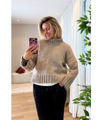 Beige warm whisper genser - Strikkia 2025-010-307B