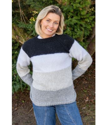 Minimal stripegenser - Strikkia 2025-011