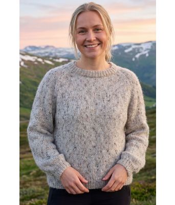 Beige blomsterbrisgenser med lang erm - Strikkia 2025-025-508