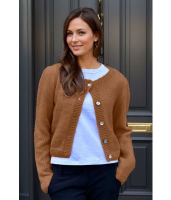 Johanna cardigan i kobberbrunt - Strikkia 2025-027-357