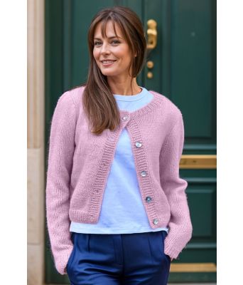 Johanna cardigan i lys lilla - Strikkia-2025-027-367