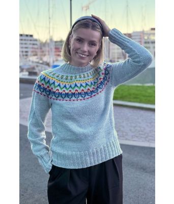 Solveigs tøffeste genser - Strikkia 2025-035B