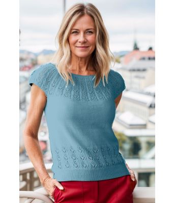 Strikket Hyasint topp med blå bunnfarge - Viking-2011-2-423