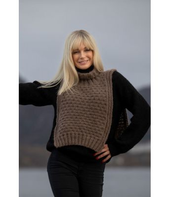 Nekk strikket hals i brunfarge - Viking 2033-5