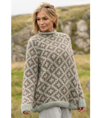 Grønn Veslemøy genser med lysebrunt mønster - Viking 2519-7-330309