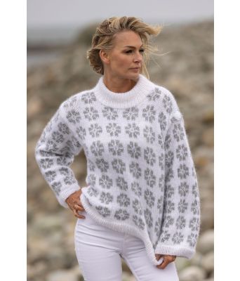 Hvit Blome genser med grått mønster - Viking 2519-9-300313