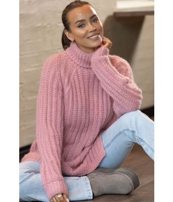 Smule genser i lys gammelrosa - Mie Mack Cappelen by Viking 2415-14-374