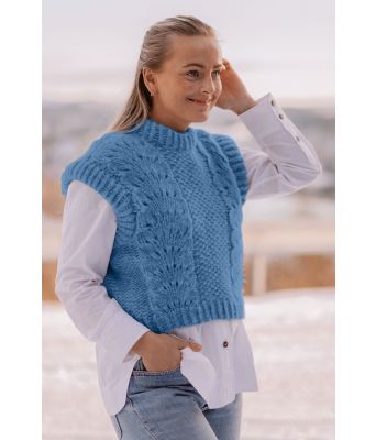 Weekend Waves strikket blå vest med bølgemønster - Strikkia 2022-001H